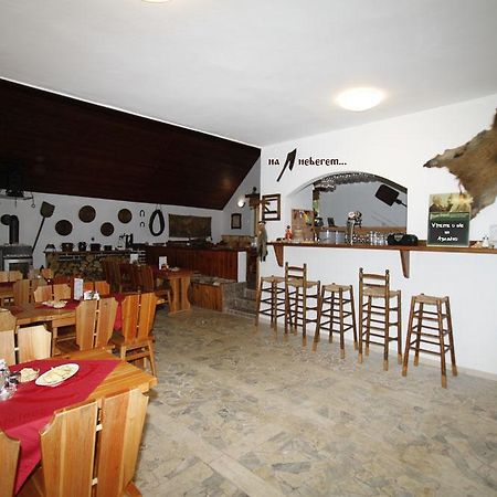 Hôtel Rekreacni Areal Adamec à Ledenice Extérieur photo